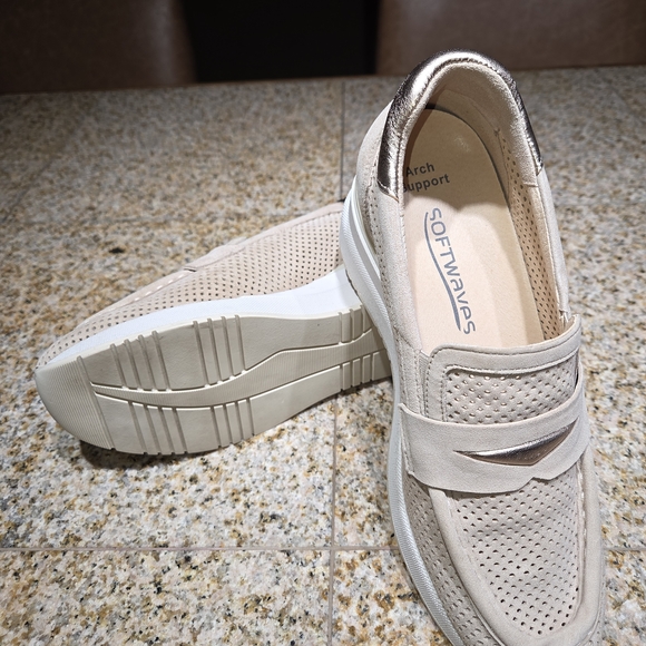 Women's Softwave Beige Loafers - Picture 3 of 4
